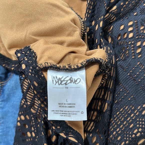 Black and gold one piece swimsuit - Picture 5 of 7